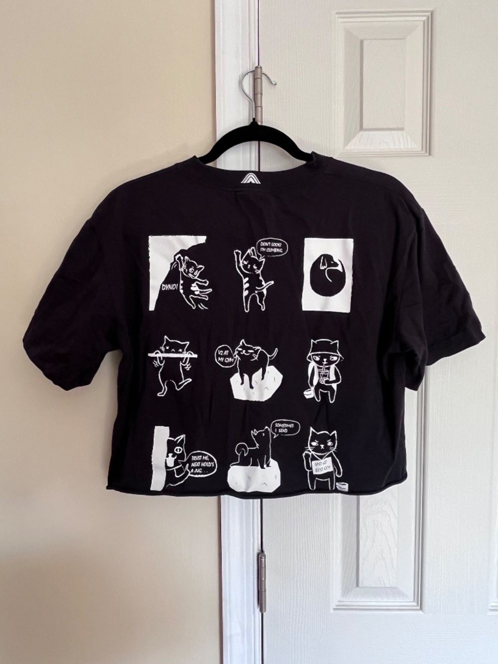 Hitorii x Movement Cat Climbing Icons Oversized Crop Tee - Picture 4 of 5